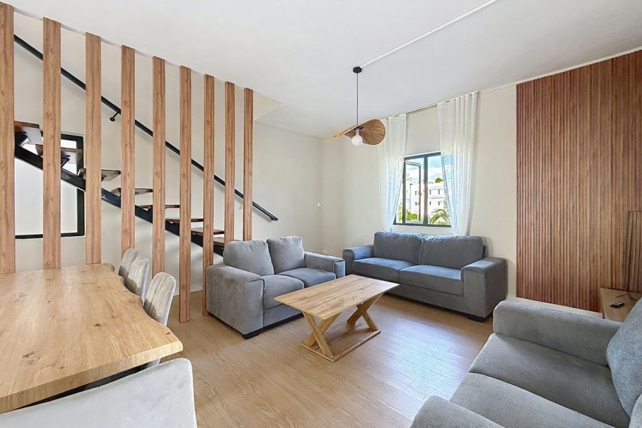 Calodyne Maison 4&nbsp;pièces 180&nbsp;m² Location