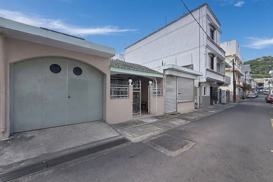 Port Louis Maison 5&nbsp;pièces 134&nbsp;m² Vente