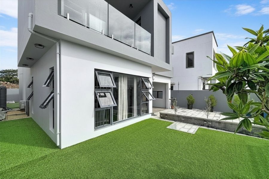 Grand Baie Maison 7&nbsp;pièces 240&nbsp;m² Location