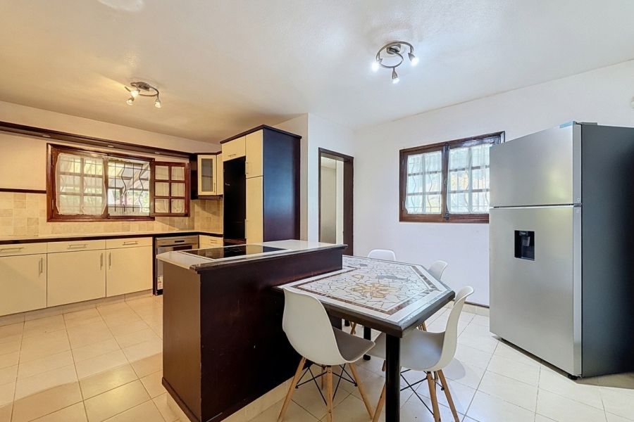 Saint Antoine Maison 8&nbsp;pièces 300&nbsp;m² Location