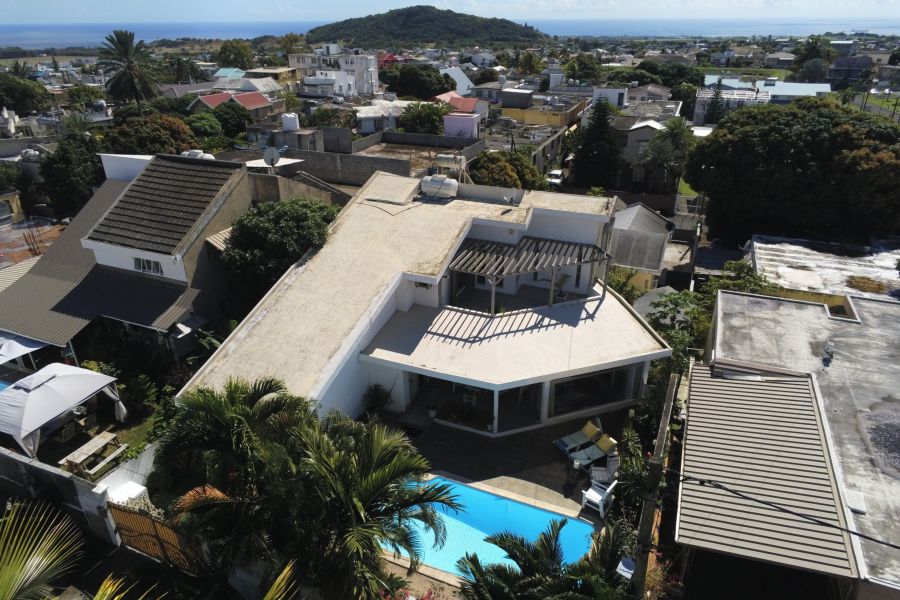 Roches Brunes House 8&nbsp;rooms 215&nbsp;m² Sale