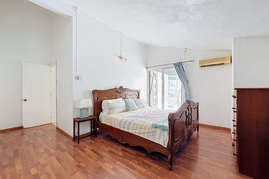Roches Brunes House 8&nbsp;rooms 215&nbsp;m² Sale