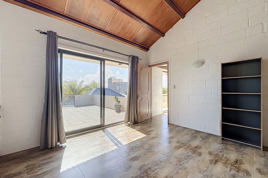 Saint François Maison 8&nbsp;pièces 230&nbsp;m² Location