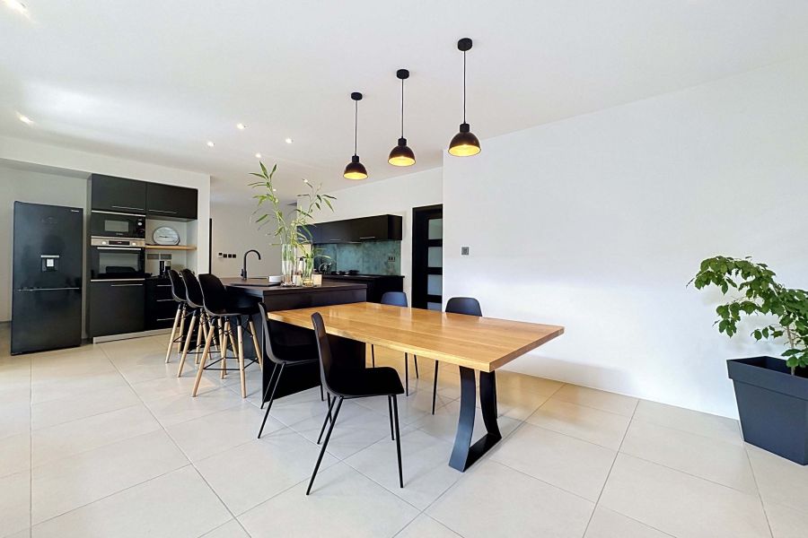 Pereybere Maison 4&nbsp;pièces 239&nbsp;m² Vente