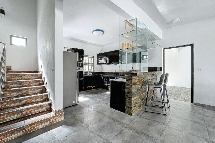Mont Choisy Maison 6&nbsp;pièces 290&nbsp;m² Location