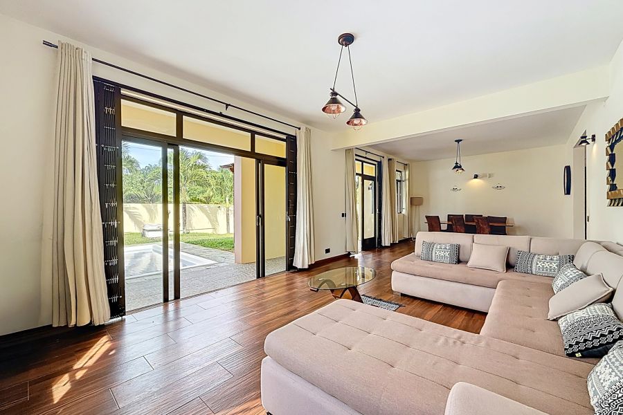 Grand Baie Maison 6&nbsp;pièces 257&nbsp;m² Location