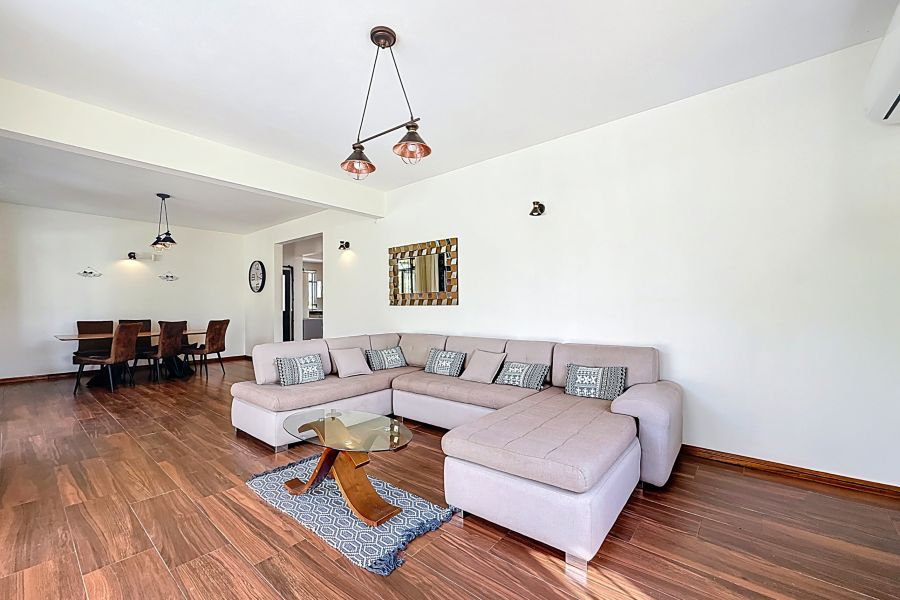Grand Baie Maison 6&nbsp;pièces 257&nbsp;m² Location