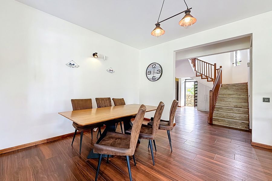 Grand Baie Maison 6&nbsp;pièces 257&nbsp;m² Location