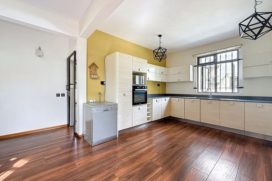 Grand Baie Maison 6&nbsp;pièces 257&nbsp;m² Location