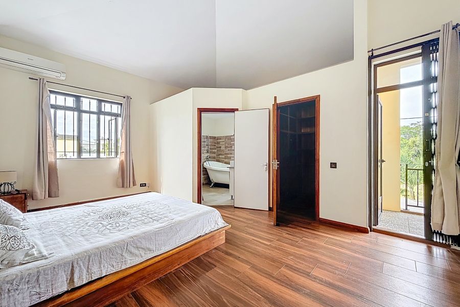 Grand Baie Maison 6&nbsp;pièces 257&nbsp;m² Location
