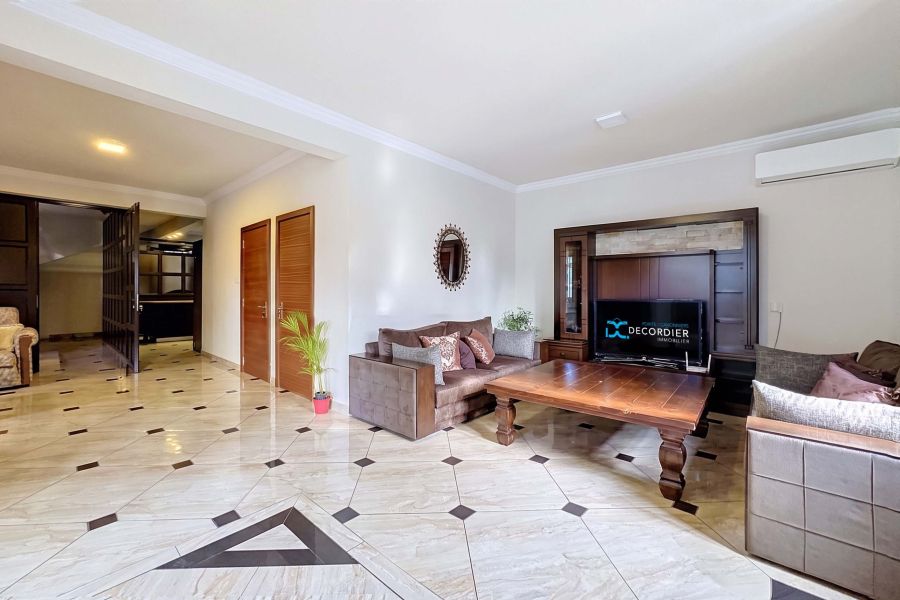 Grand Baie Maison 10&nbsp;pièces 245&nbsp;m² Location