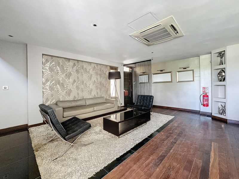 Grand Baie Business premises 125&nbsp;m² Sale