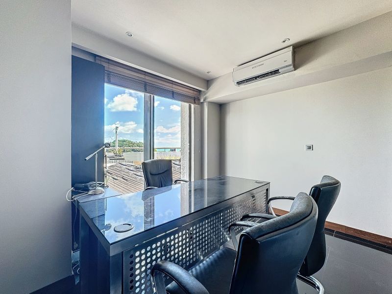 Grand Baie Business premises 125&nbsp;m² Sale