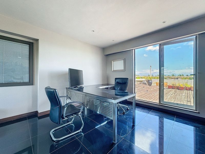 Grand Baie Business premises 125&nbsp;m² Sale
