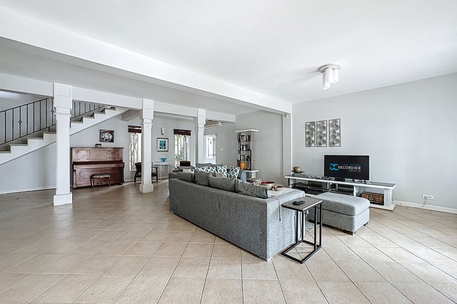 Pointe aux Canonniers Maison 6&nbsp;pièces 383.75&nbsp;m² Location