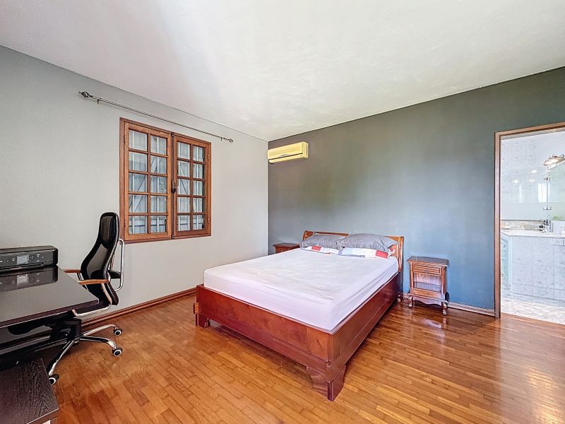 Roches Brunes House 8&nbsp;rooms 300&nbsp;m² Sale