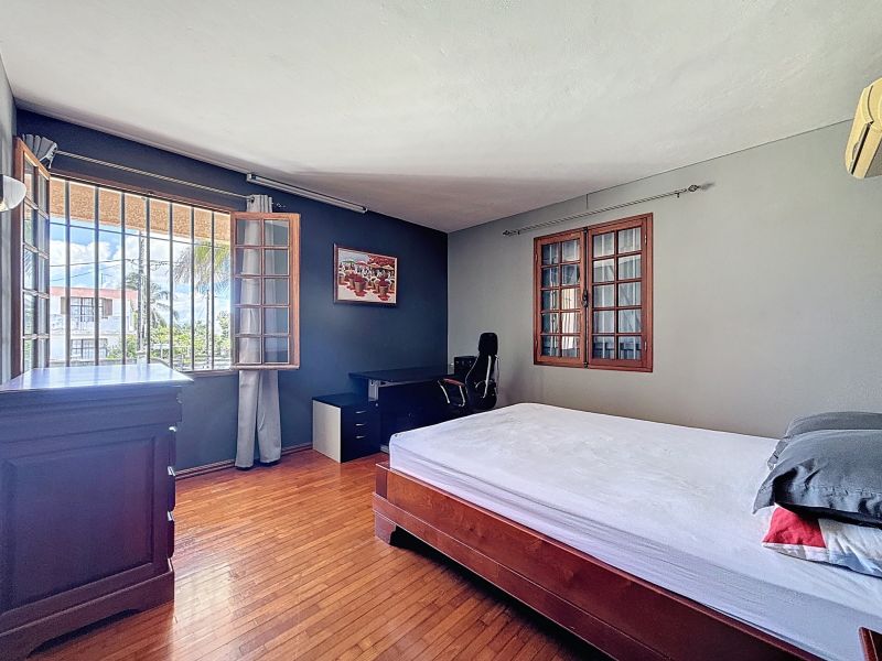 Roches Brunes House 8&nbsp;rooms 300&nbsp;m² Sale