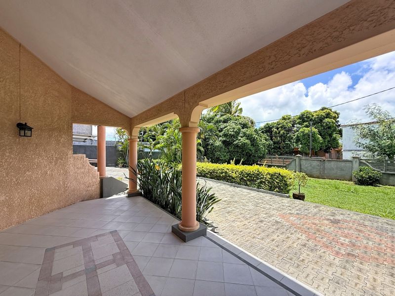 Roches Brunes House 8&nbsp;rooms 300&nbsp;m² Sale