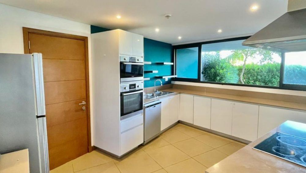 Roches Noires Apartment 5 rooms 210 m² Sale