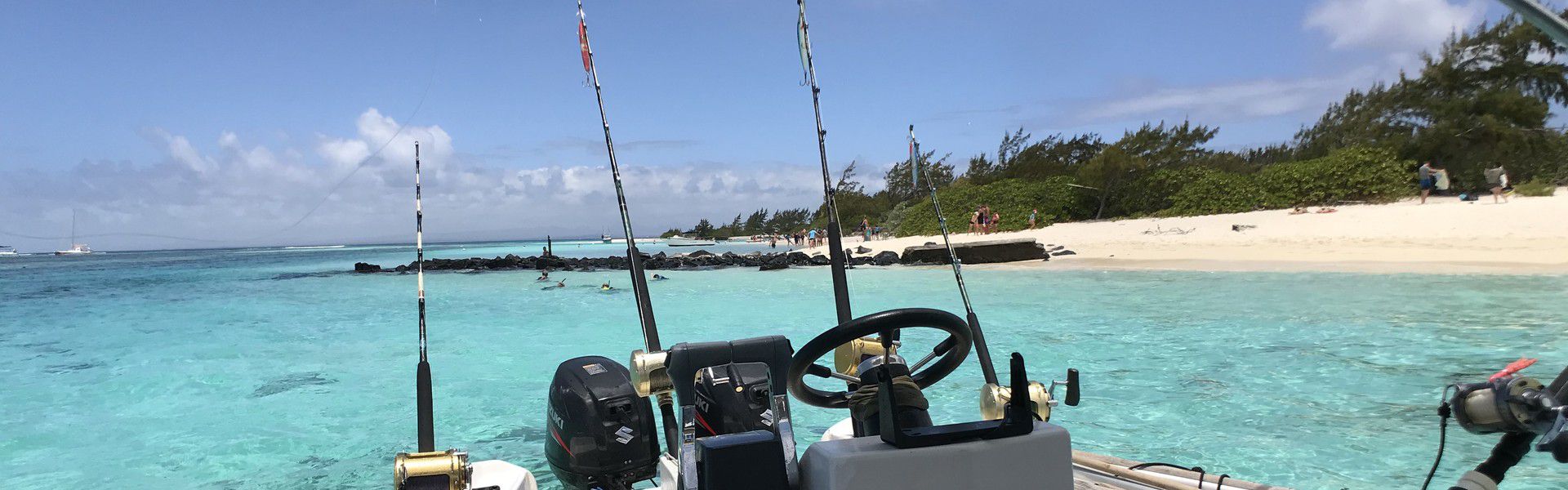 La pêche au gros est une activité remplie d'émotions, de rebondissements et de moments inoubliables. À l'île Maurice, c'est une activité touristique très prisée. Vous serez accompagné par un spécialiste de la pêche au gros pour aller en quête de la prise de vos rêves. Avec une montée d'adrénaline sans égale, ce sport est un sport de passion.